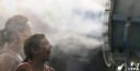 Australian Open Invokes Extreme Heat Policy / Almost 1,000 Fans Treated for Overheating thumbnail