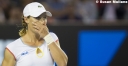 Charleston (Thurs): Vesnina Upsets Stosur, Wozniacki Toughs It Out thumbnail