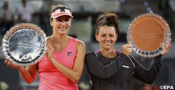 FEMALE DOUBLES CHAMPIONS