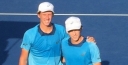 TENNIS GREAT TRACY AUSTIN AND USC COACH PETER SMITH’S SONS ADVANCE TO QUARTERFINALS IN BOYS’ DOUBLES AT THE 2015 U.S. OPEN thumbnail