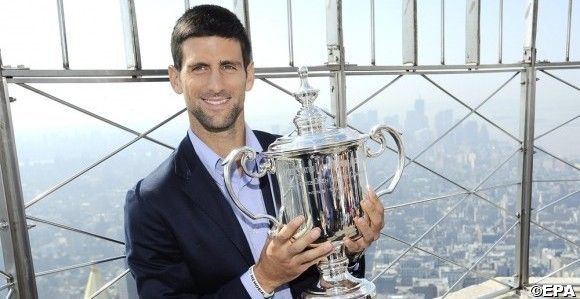 Novak Djokovic poses on Empire State Building