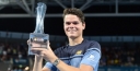 BRISBANE TENNIS HAS A NEW CHAMPION, ROGER FEDERER’S COLD/ FLU MADE HIM A BIT “WOBBLY” THE RICOLA HELPS… BUT MILOS RAONIC WAS AWESOME! thumbnail