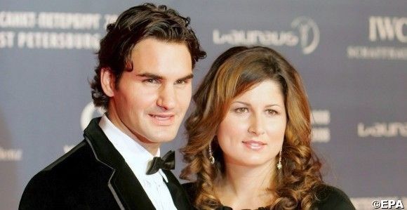 Federer marries pregnant girlfriend Mirka